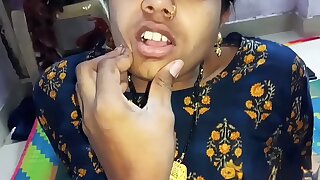 Desi Indian Bhabhi ki zabardast chudai unke ghar me jab unka pati bahar tha. Indian desi Hindi Sexy BF Video.